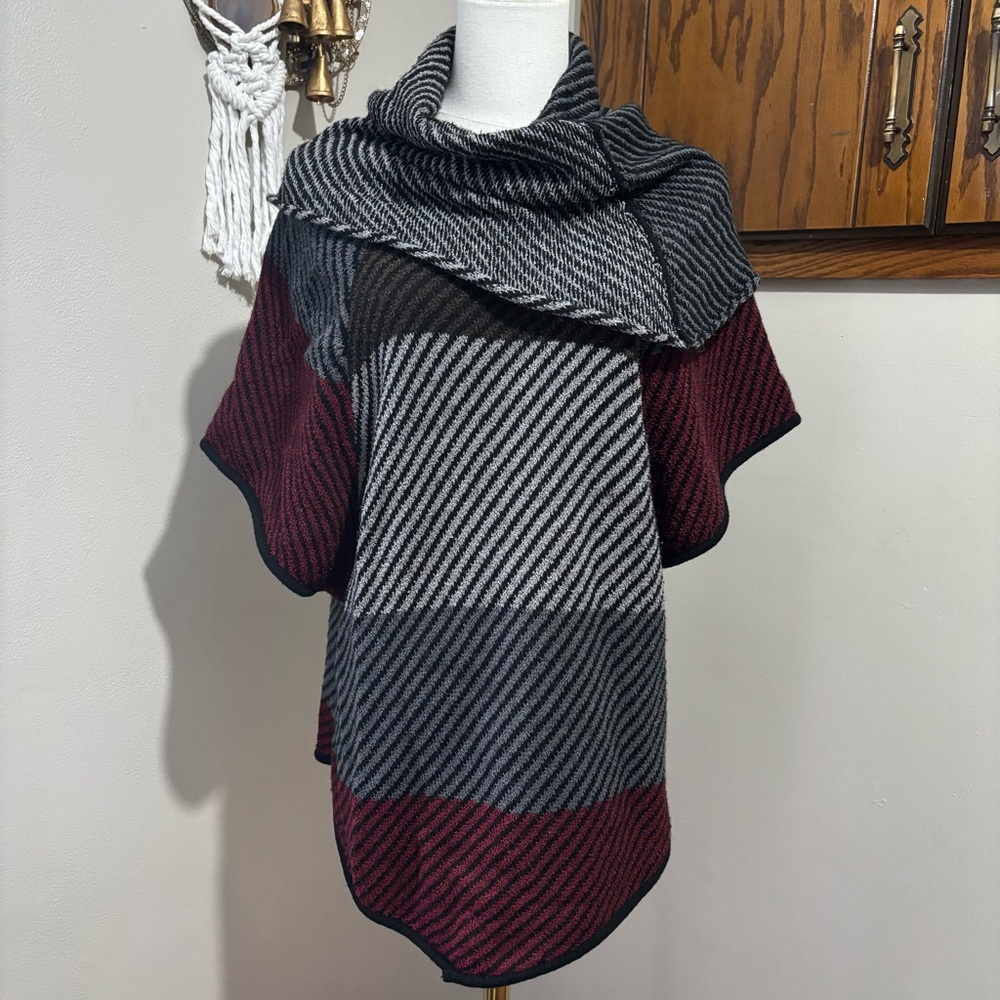 Chelsea & Theodore Wool Blend Cowl Neck Shrug Sweater Size Small Maroon Gray